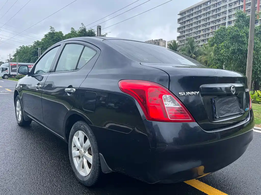 NISSAN SUNNY 2013
