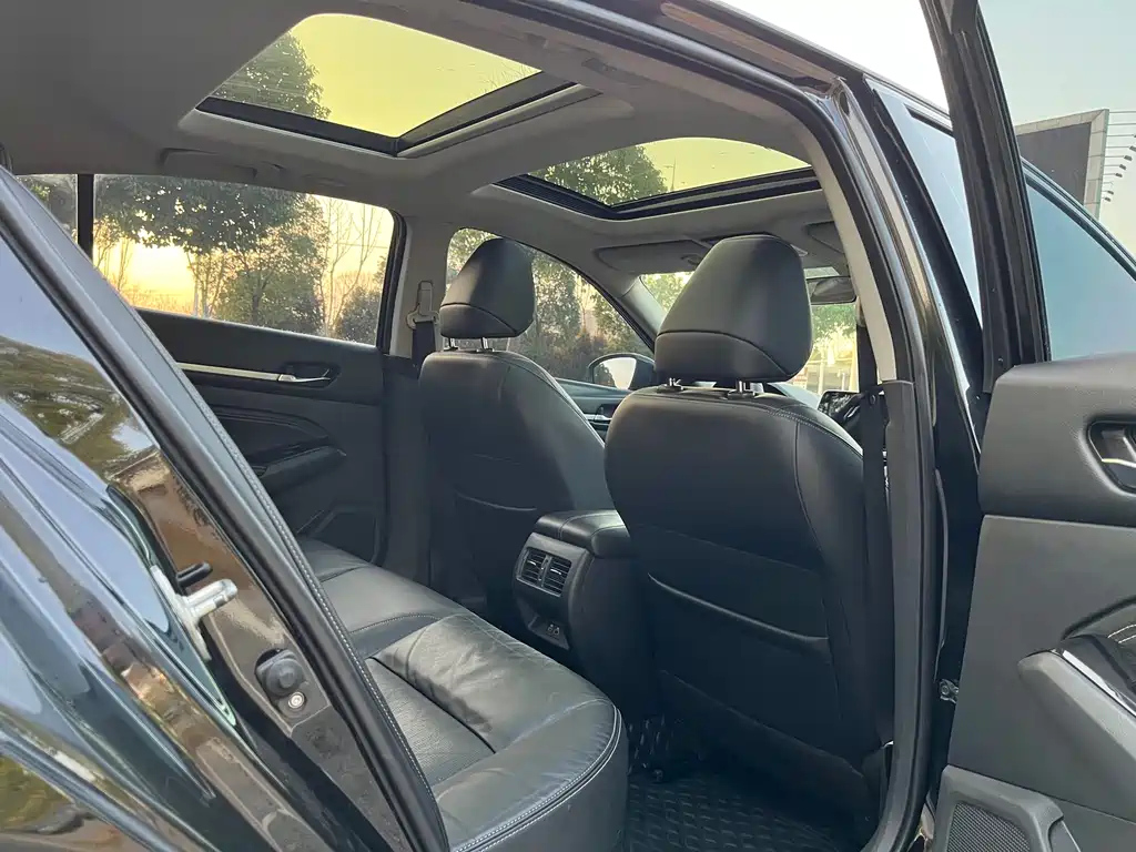 NISSAN TEANA 2021