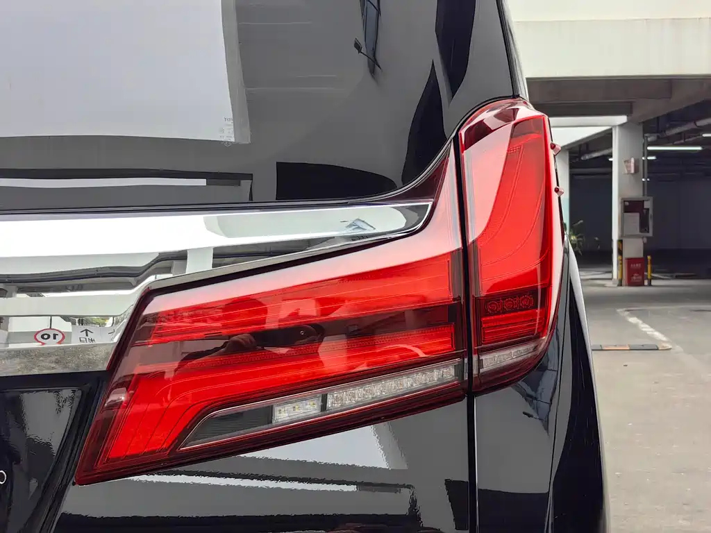TOYOTA ALPHARD 2019