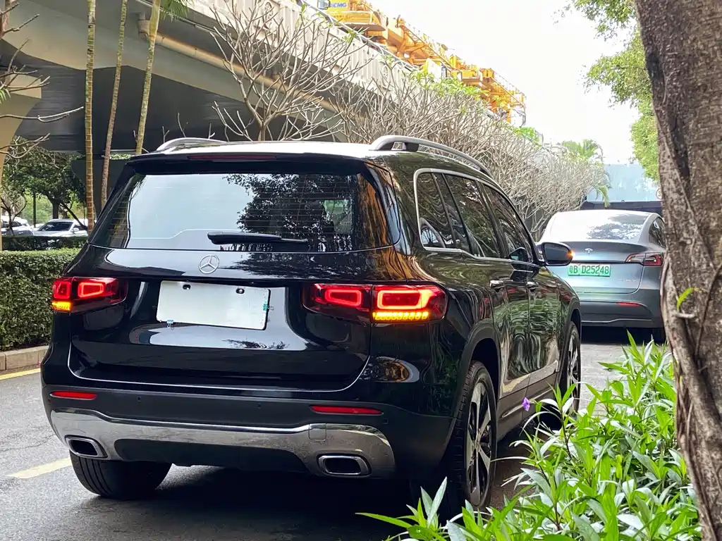 MERCEDES BENZ GLB 2021
