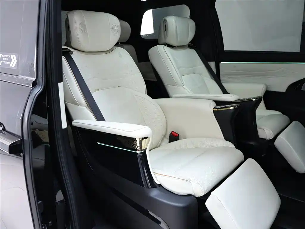 TRUMPCHI M8 2023