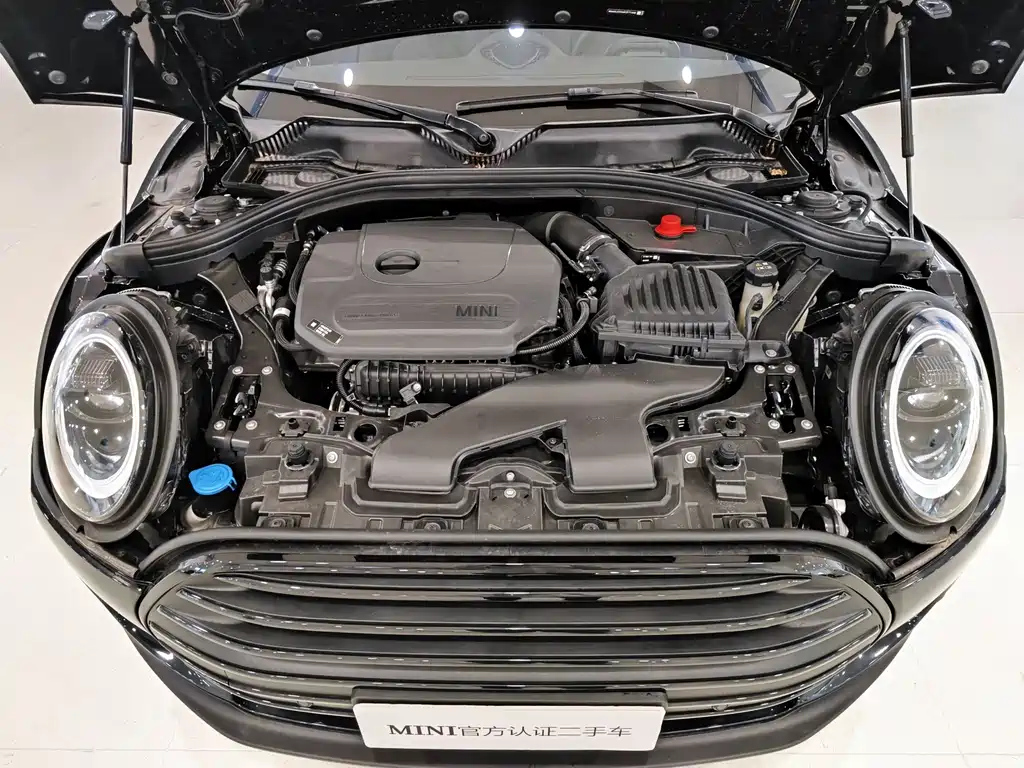 MINI CLUBMAN 2023