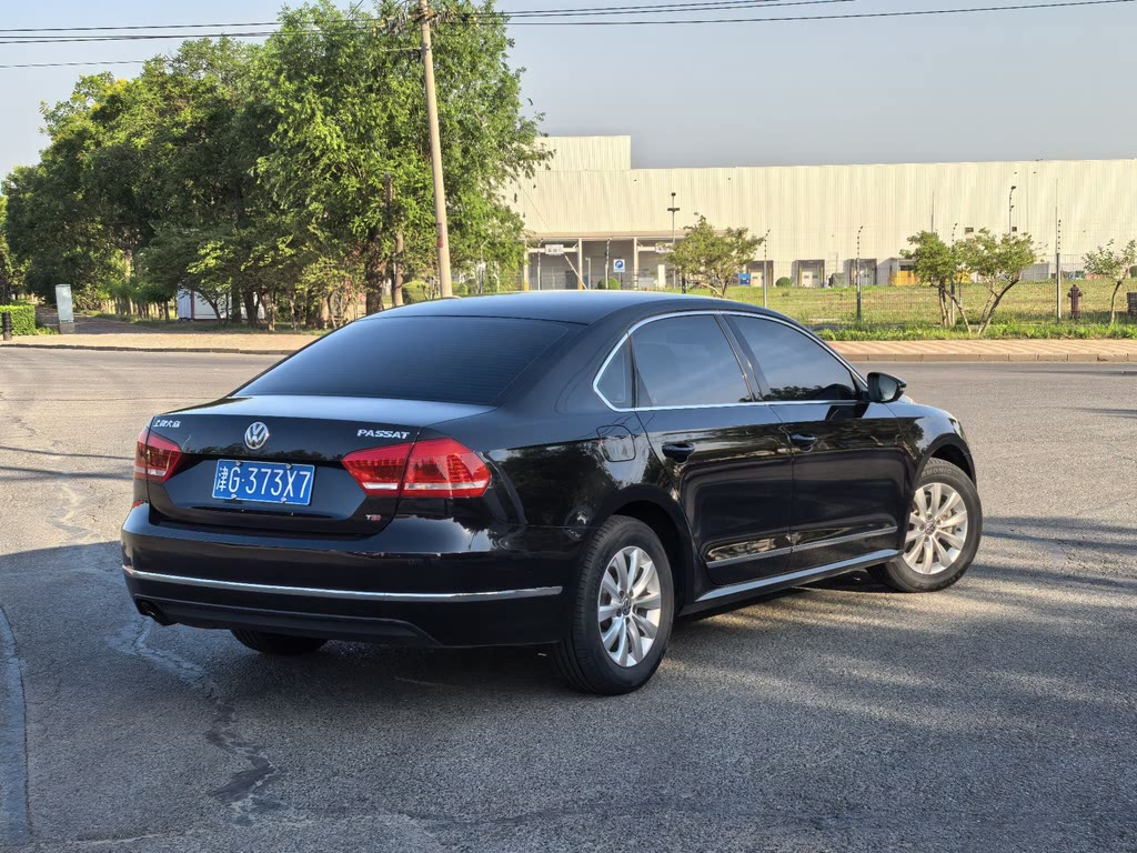 VOLKSWAGEN PASSAT 2014