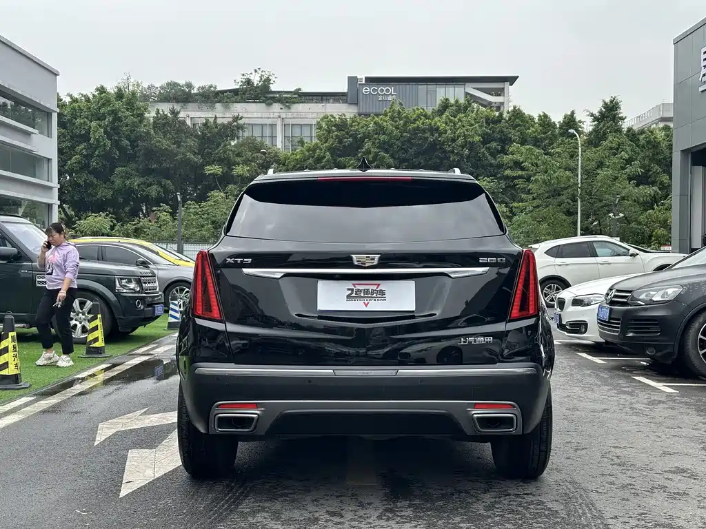 CADILLAC XT5 2021
