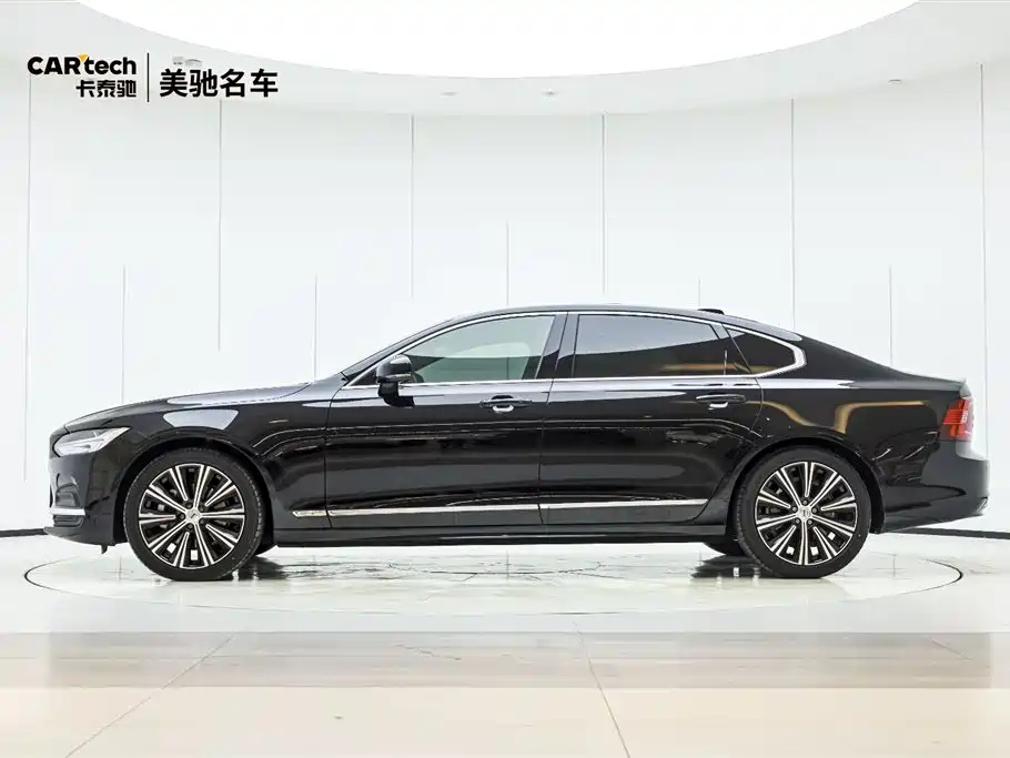 VOLVO S90 2023