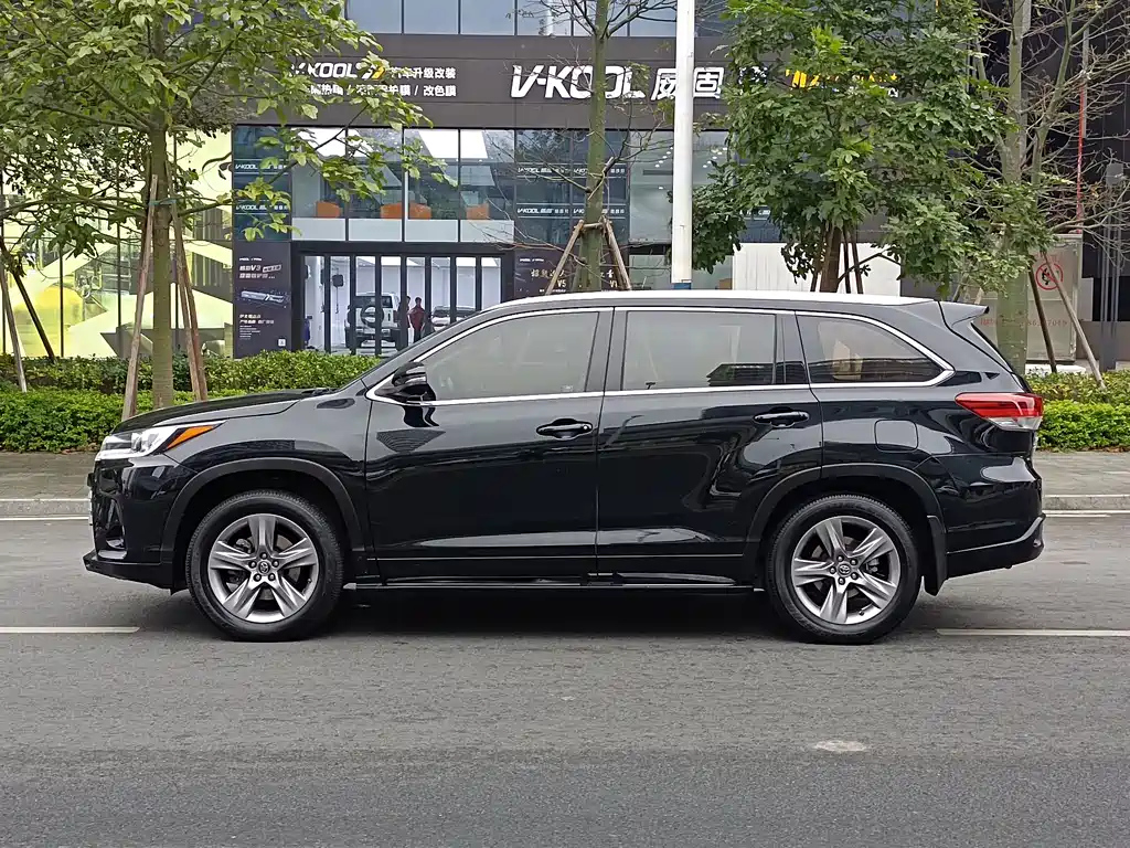TOYOTA HIGHLANDER 2018
