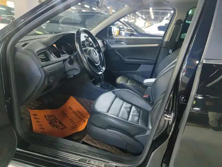 VOLKSWAGEN LAVIDA 2017