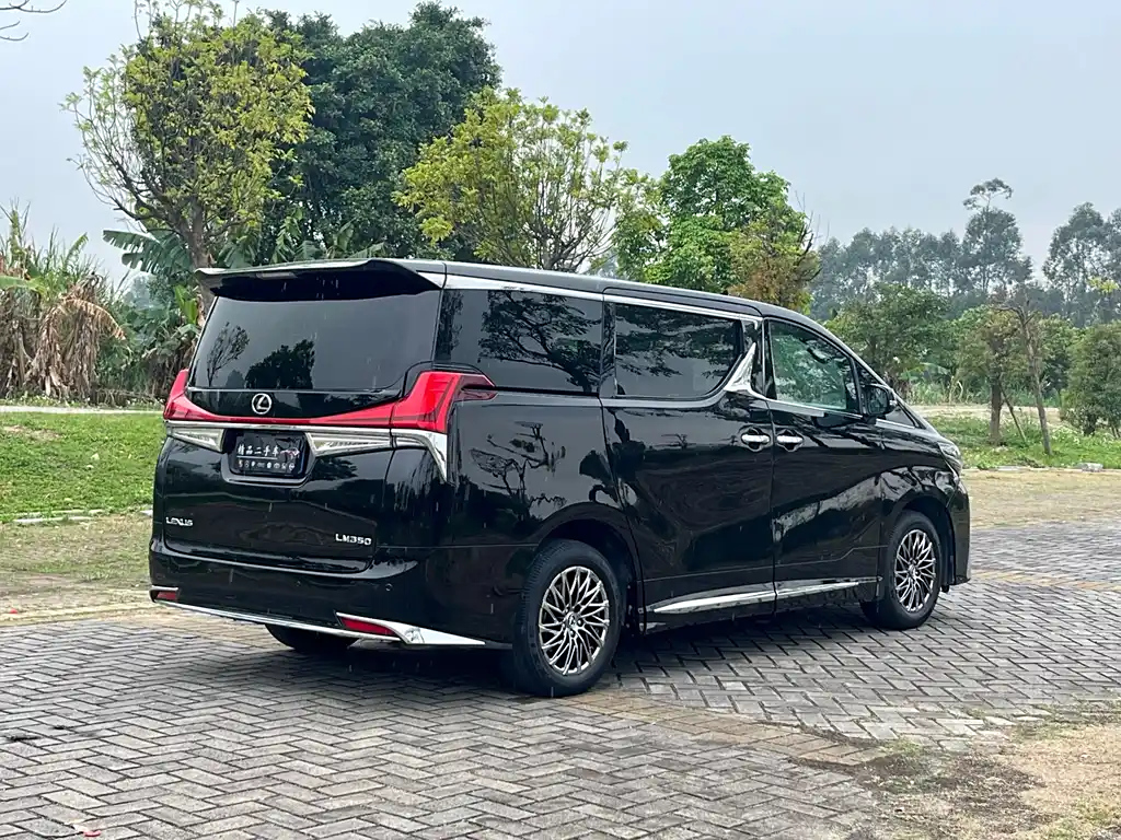 TOYOTA ALPHARD 2018