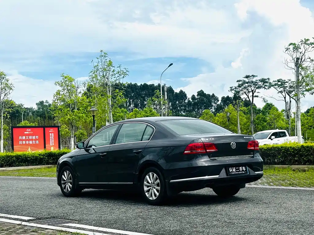 VOLKSWAGEN MAGOTAN 2012