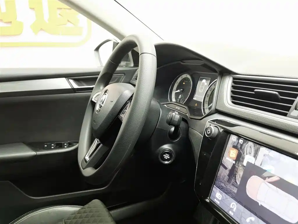 SKODA SUPERB 2019