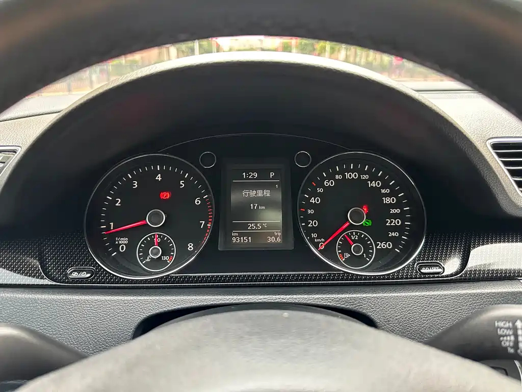 VOLKSWAGEN MAGOTAN 2015
