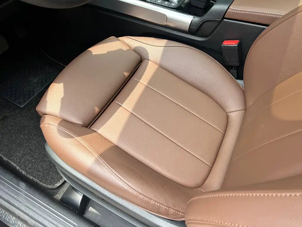 MERCEDES BENZ GLB 2023