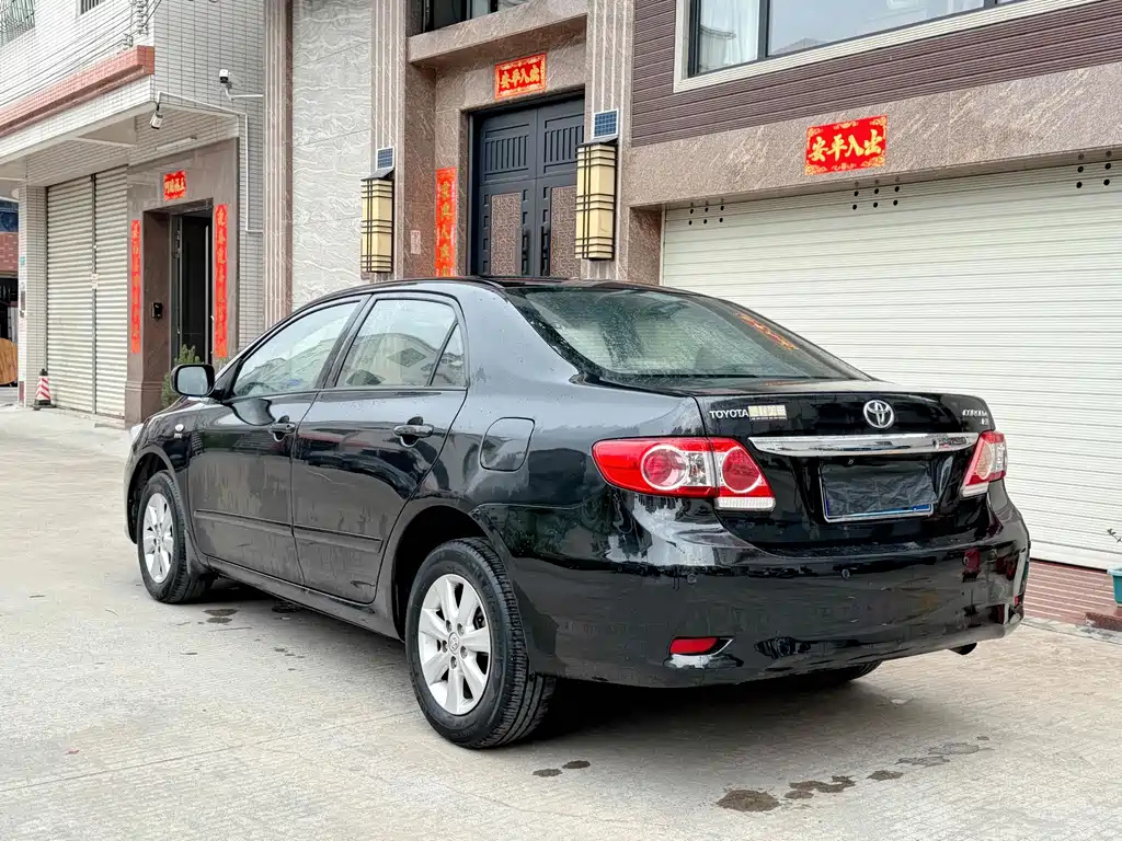 TOYOTA COROLLA 2013