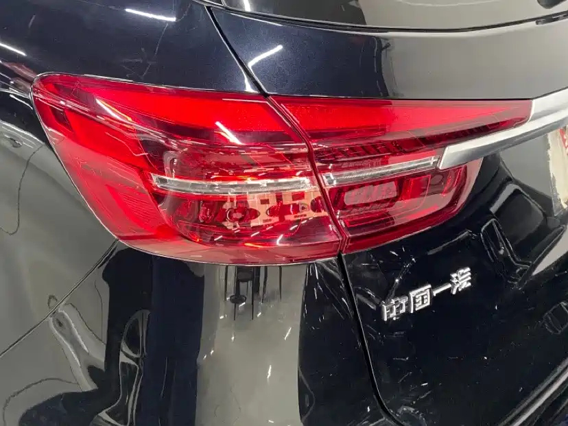 HONGQI HS5 2023