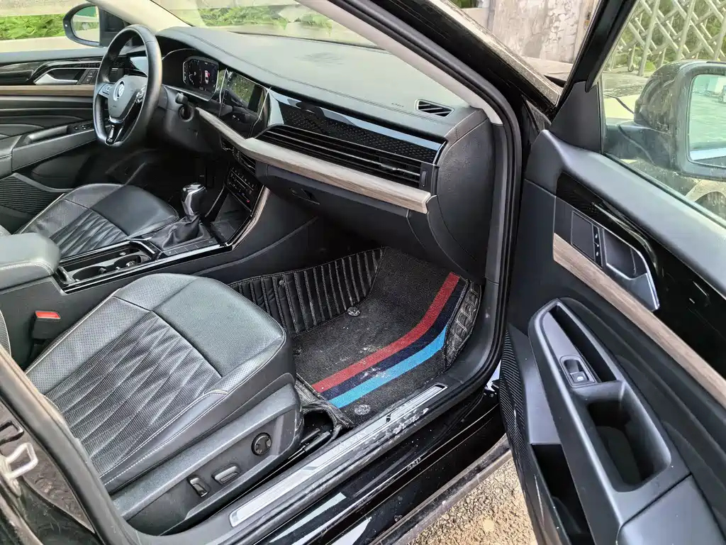 VOLKSWAGEN PASSAT 2020