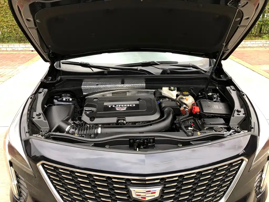 CADILLAC XT4 2021