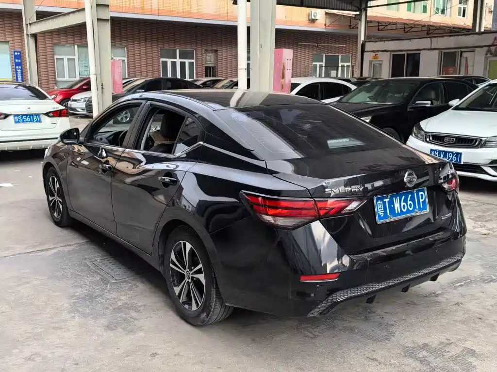 NISSAN SYLPHY 2020