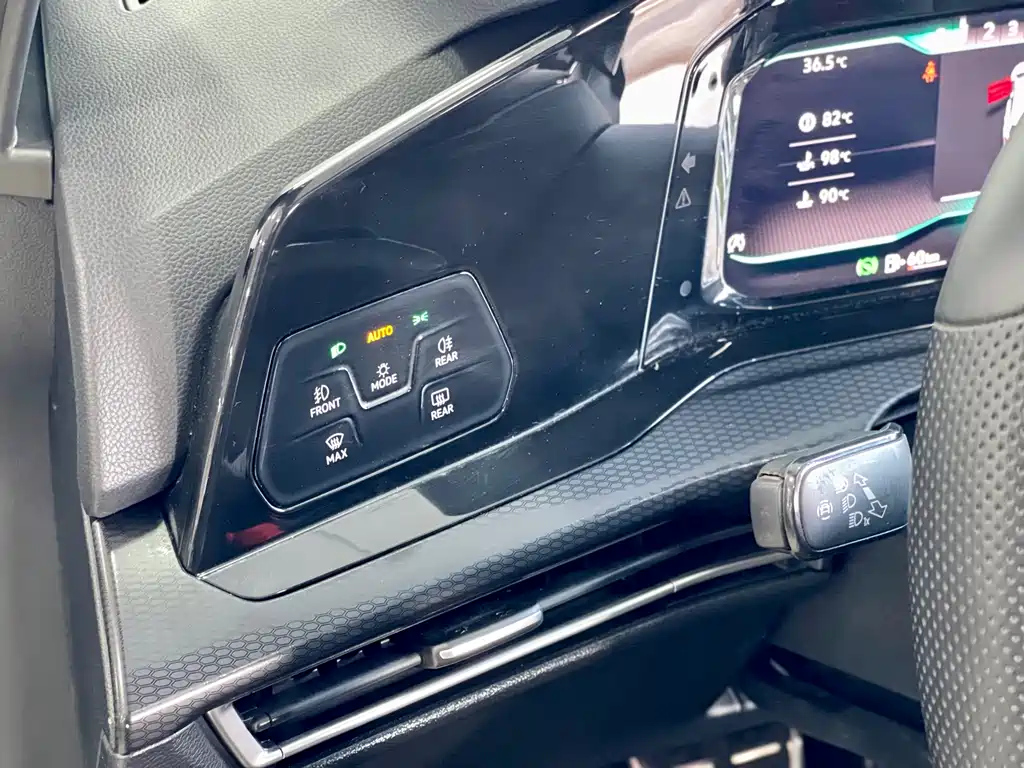 VOLKSWAGEN GOLF GTI 2021