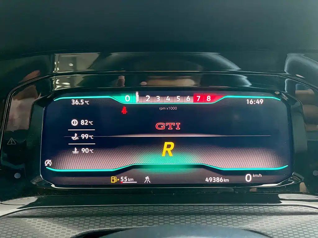 VOLKSWAGEN GOLF GTI 2021