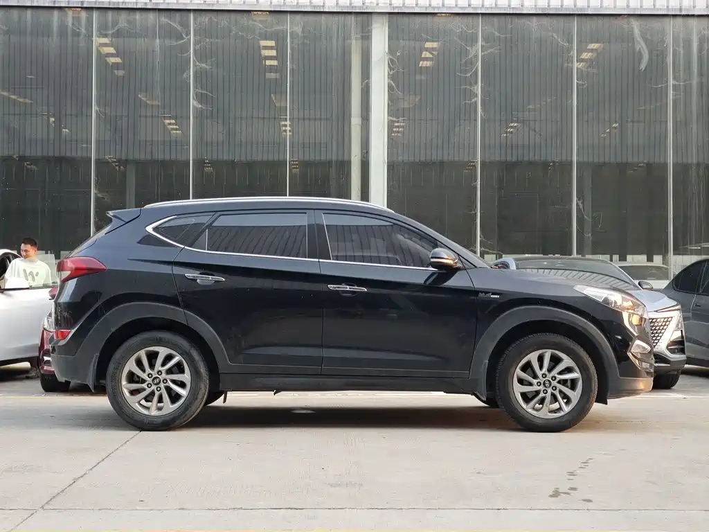 HYUNDAI TUCSON 2017