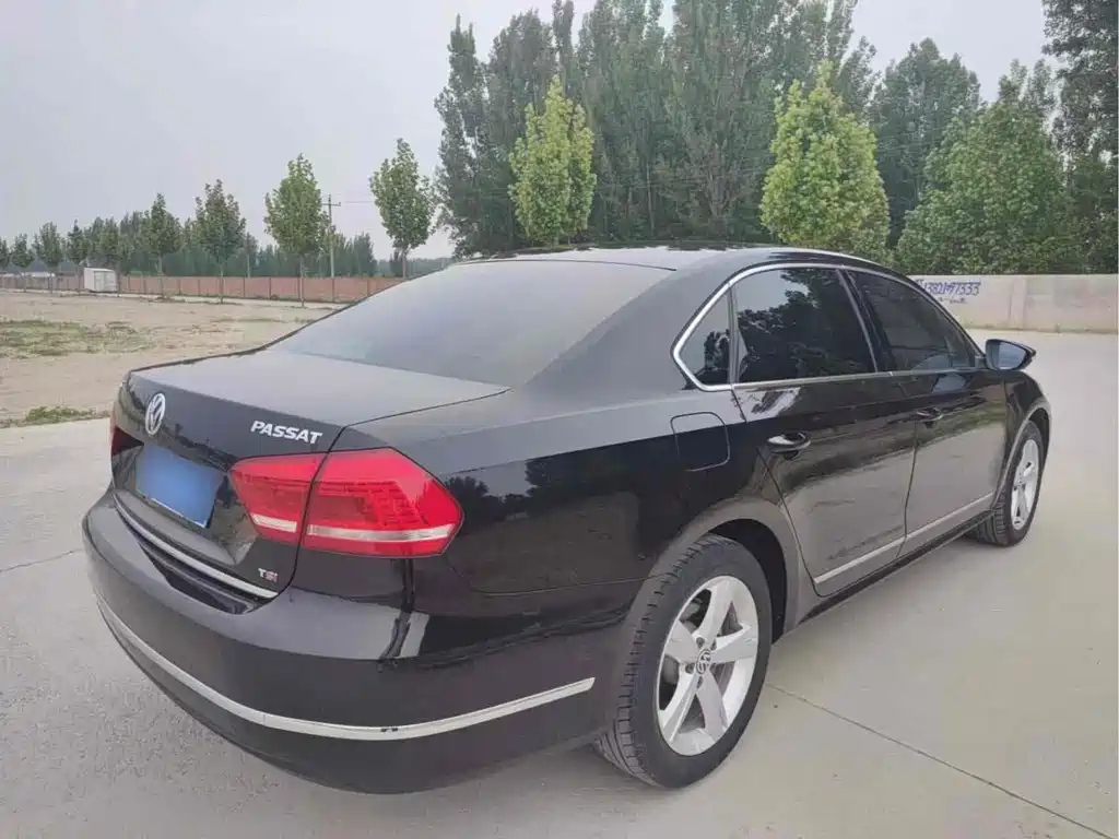 VOLKSWAGEN PASSAT 2015