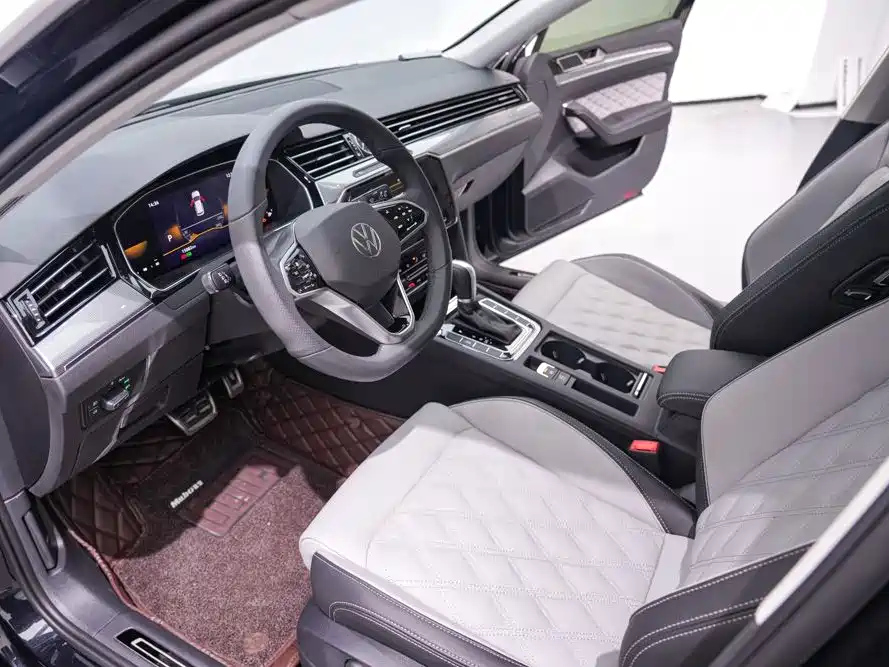 VOLKSWAGEN MAGOTAN 2023
