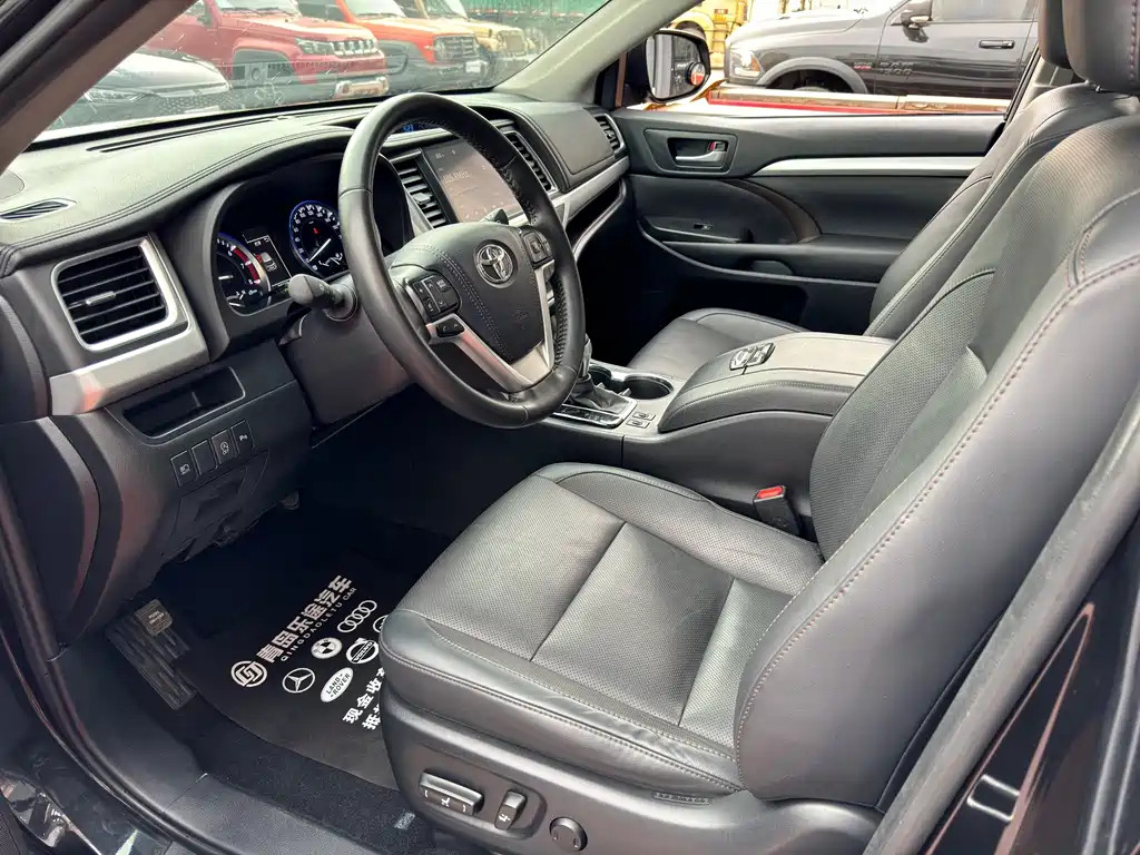 TOYOTA HIGHLANDER 2021