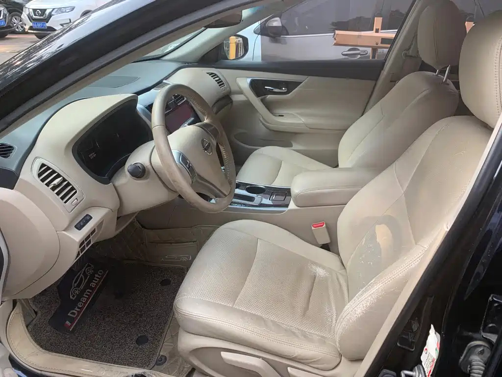 NISSAN TEANA 2016