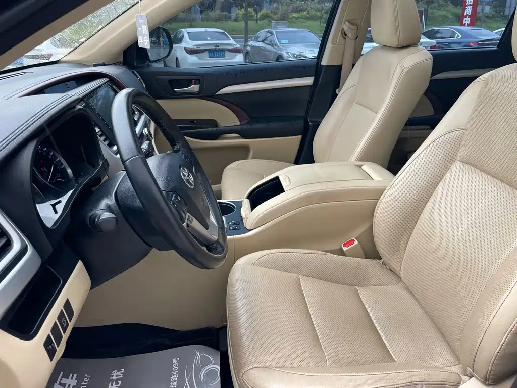 TOYOTA HIGHLANDER 2017