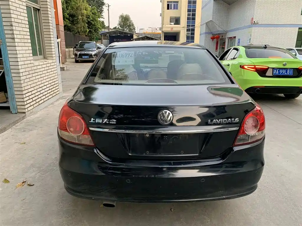 VOLKSWAGEN LAVIDA 2009