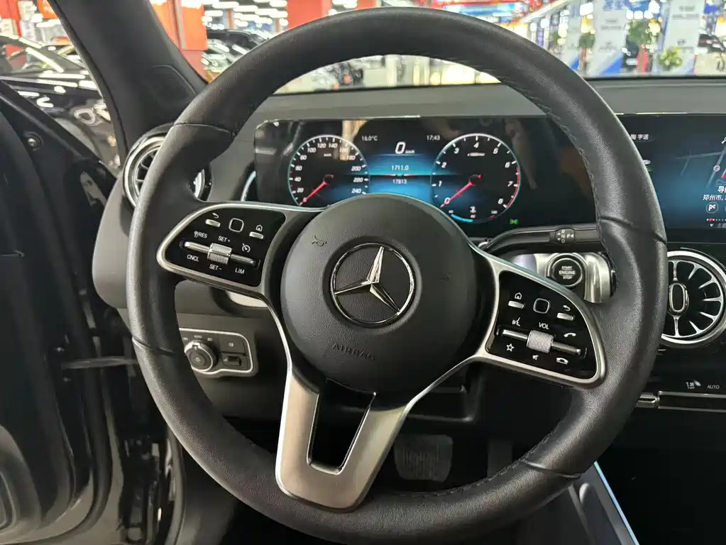 MERCEDES BENZ GLB 2022