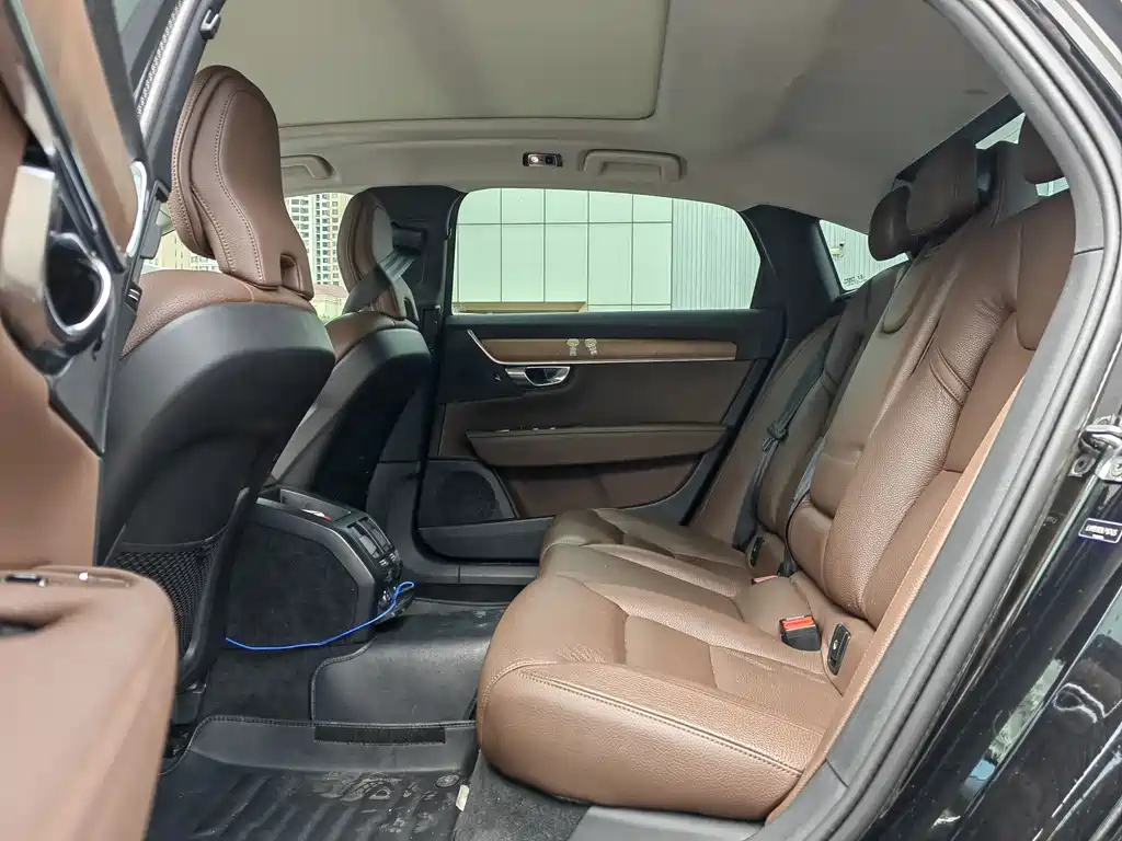 VOLVO S90 2020