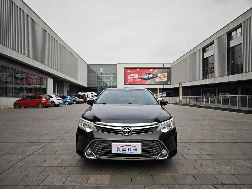 TOYOTA CAMRY 2016