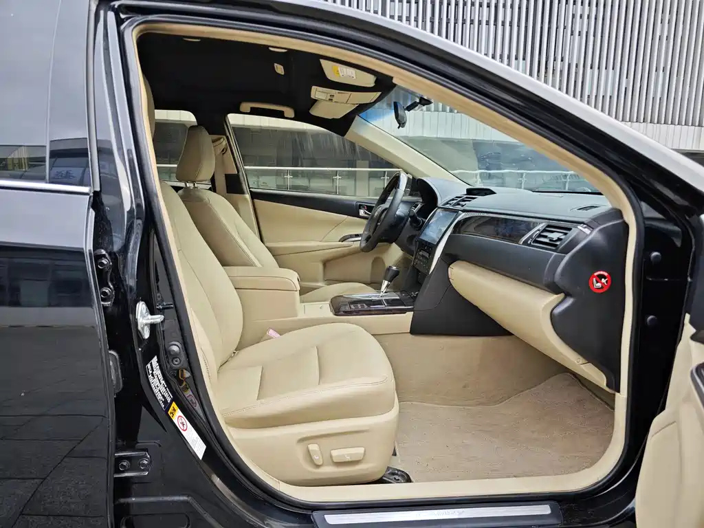 TOYOTA CAMRY 2016
