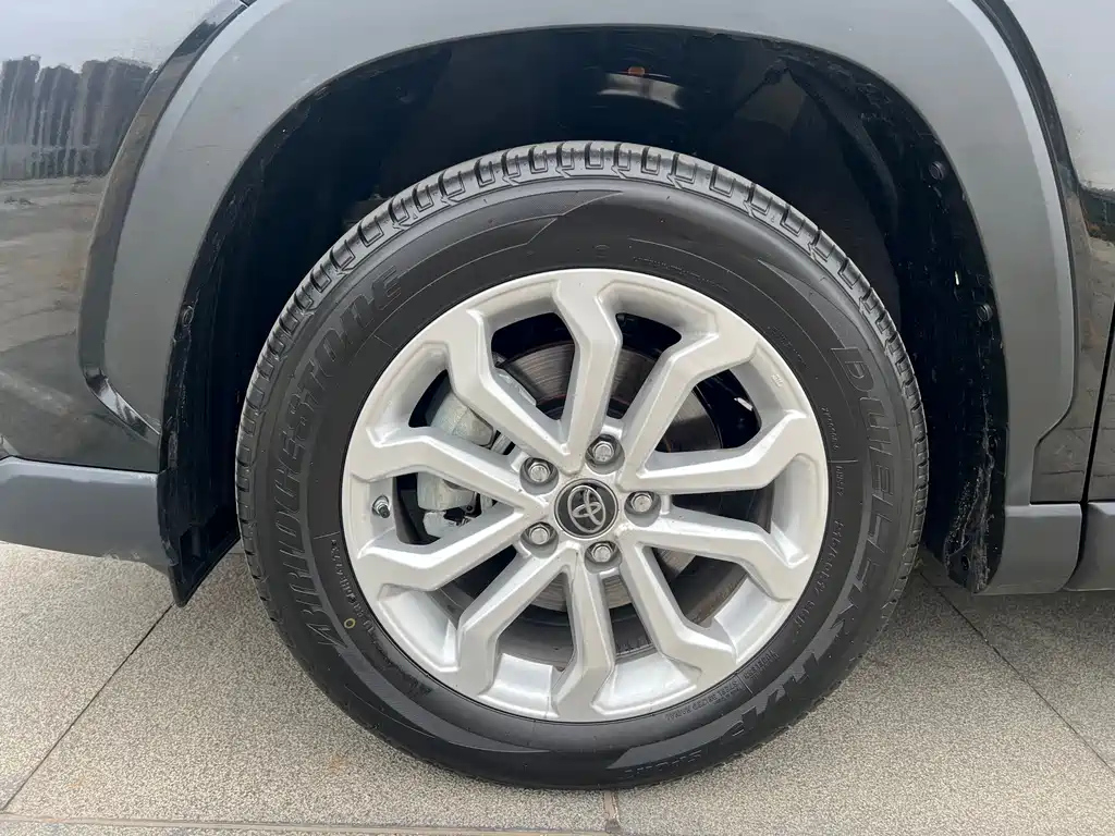 TOYOTA FRONTLANDER 2024