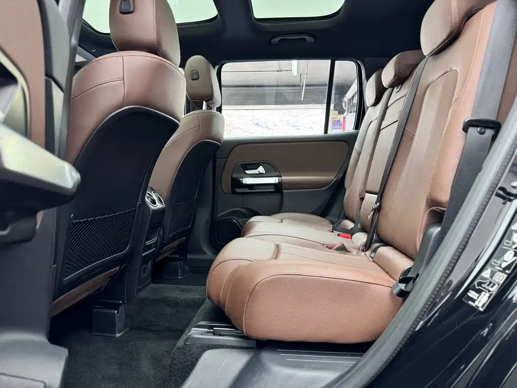 MERCEDES BENZ GLB 2023