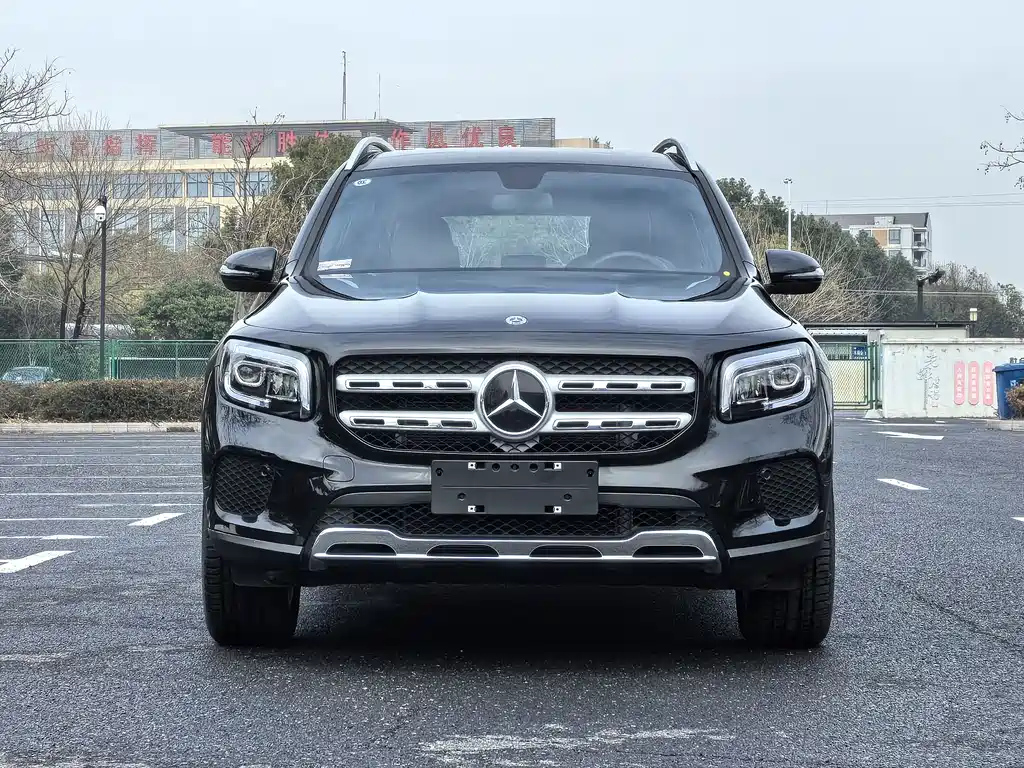 MERCEDES BENZ GLB 2024