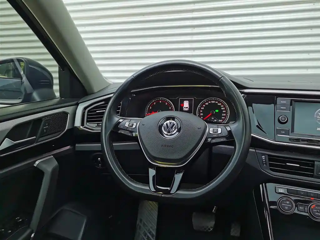 VOLKSWAGEN TAYRON 2020