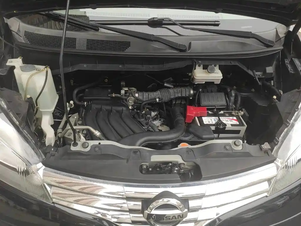NISSAN NV200 2019