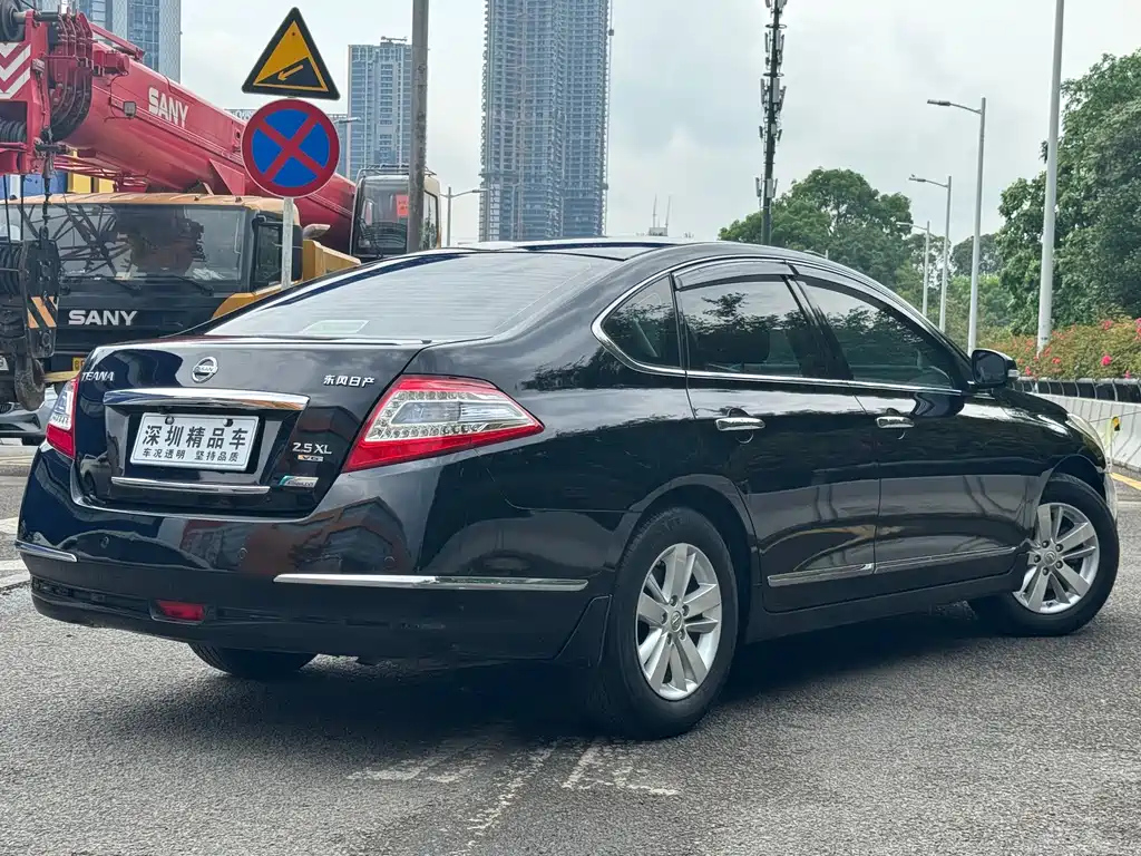 NISSAN TEANA 2013