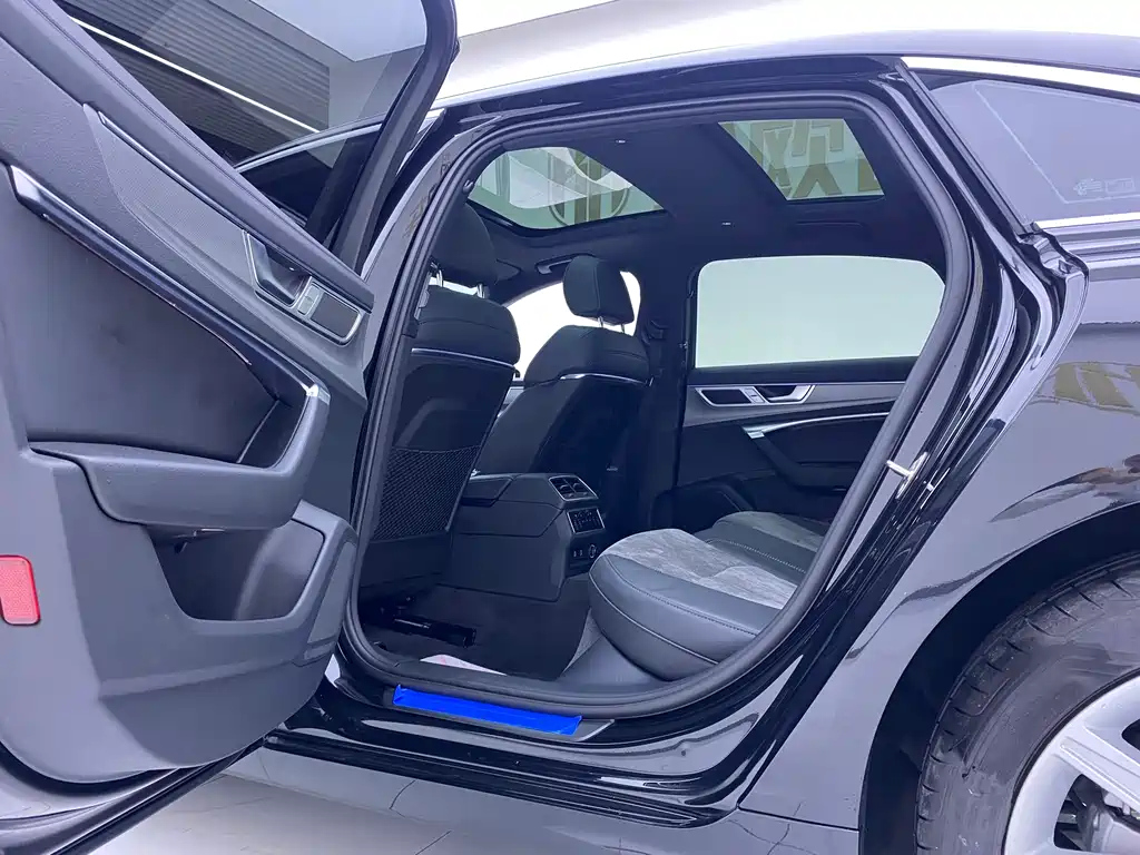 AUDI A6L 2023