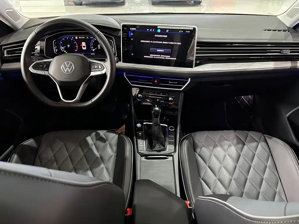 VOLKSWAGEN SAGITAR 2023