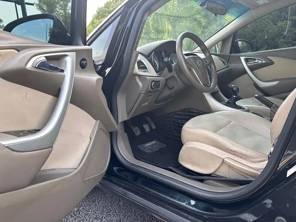 BUICK EXCELLE 2011