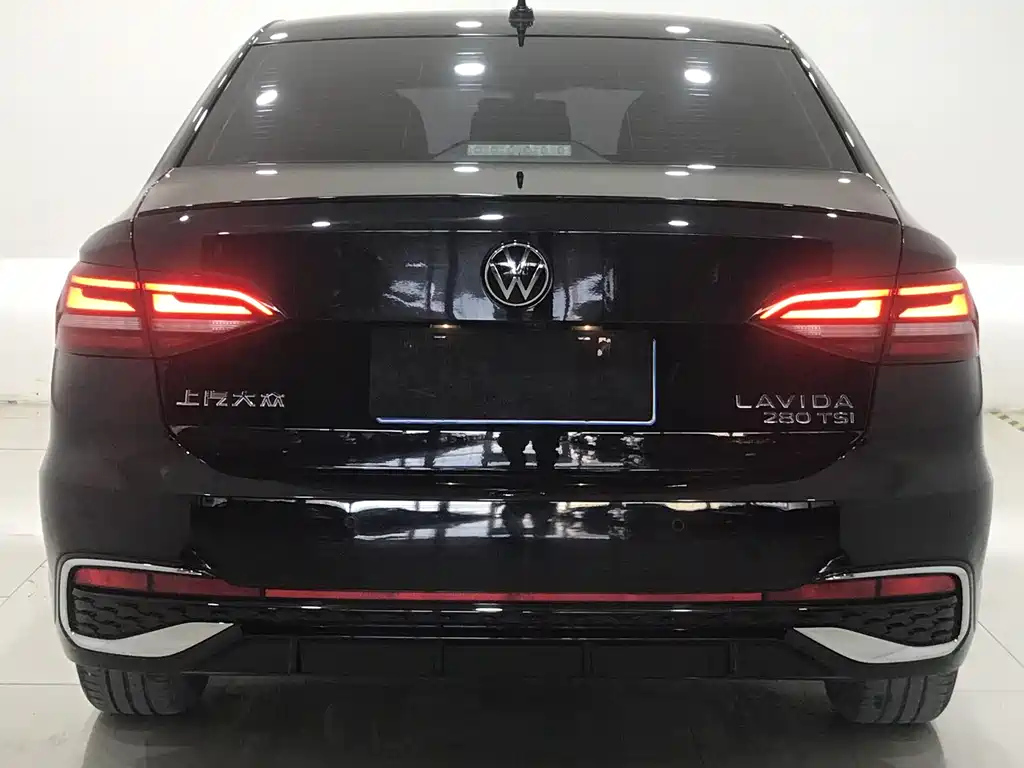VOLKSWAGEN LAVIDA 2023
