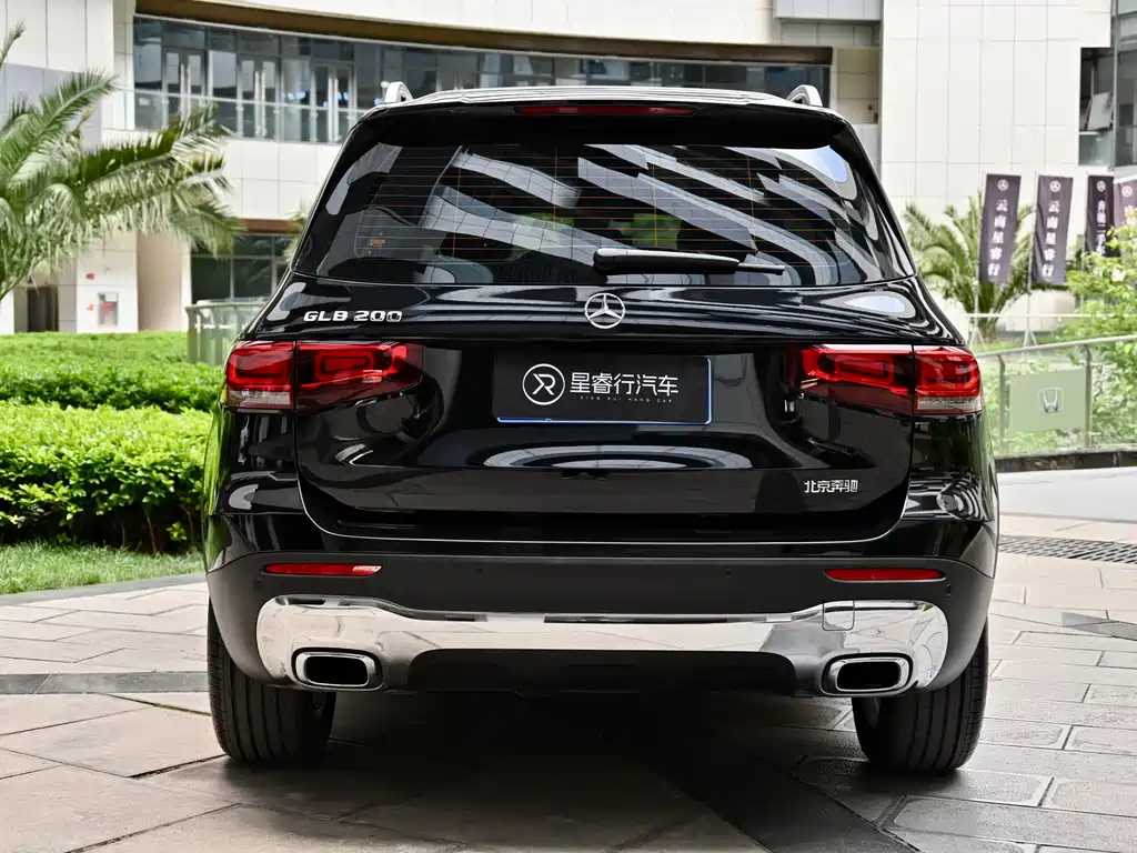 MERCEDES BENZ GLB 2023