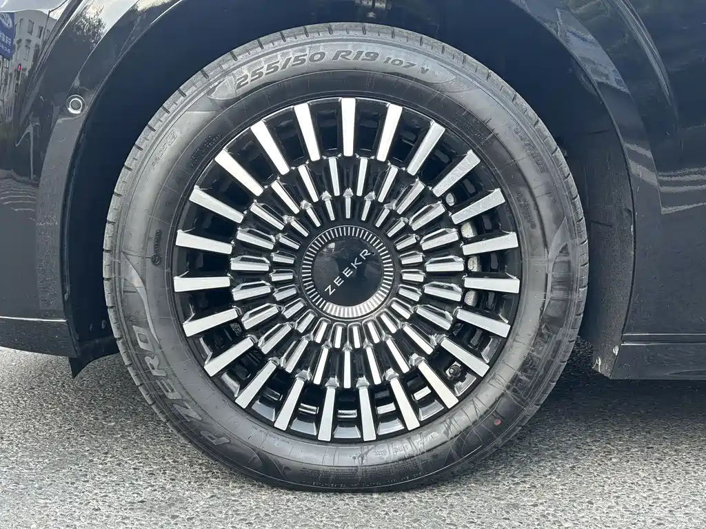 ZEEKR 009 2023