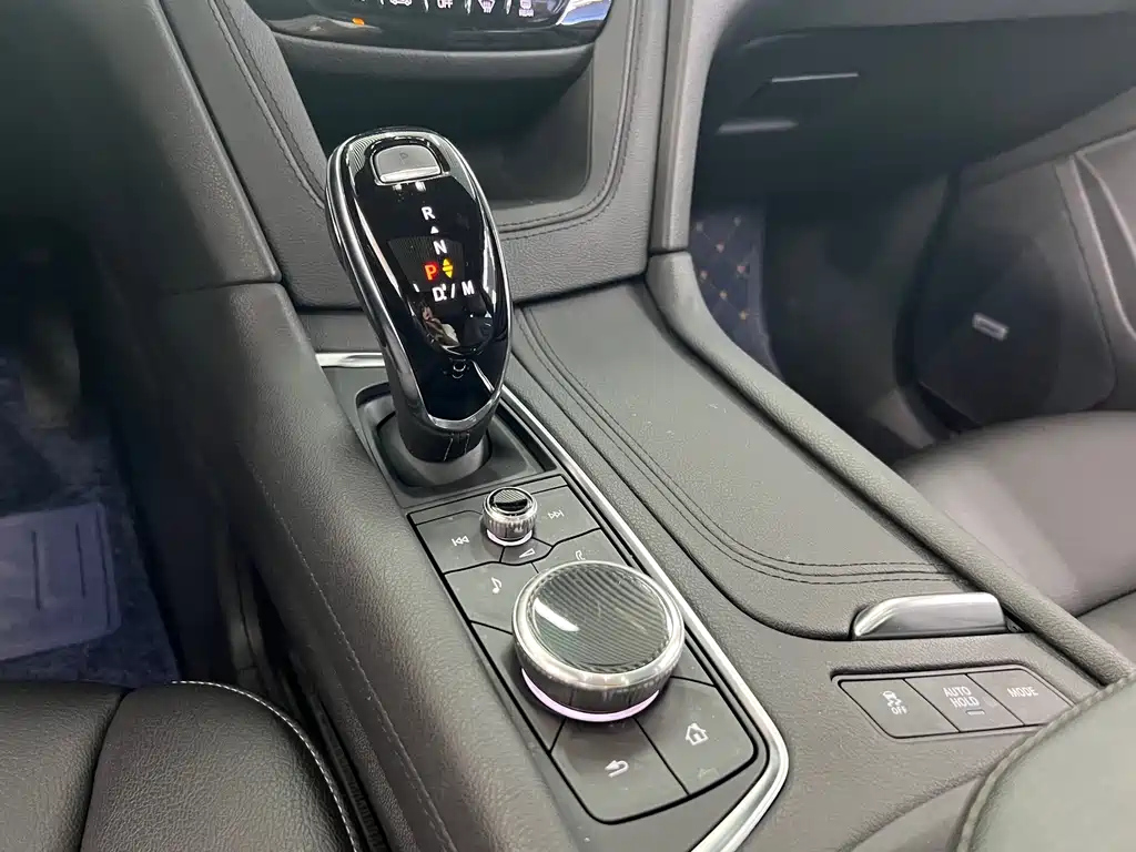 CADILLAC XT5 2021