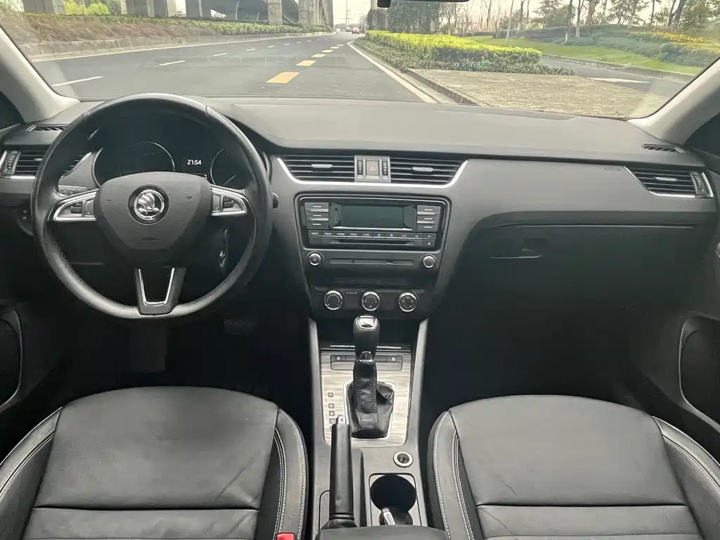 SKODA OCTAVIA 2016