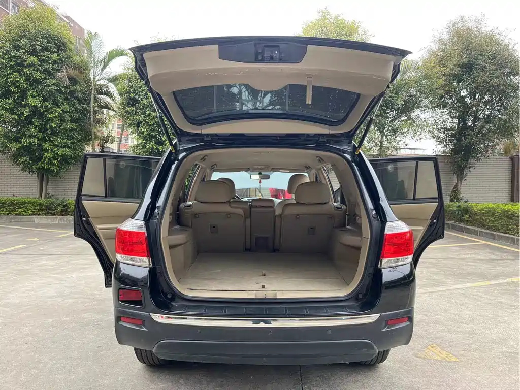 TOYOTA HIGHLANDER 2012