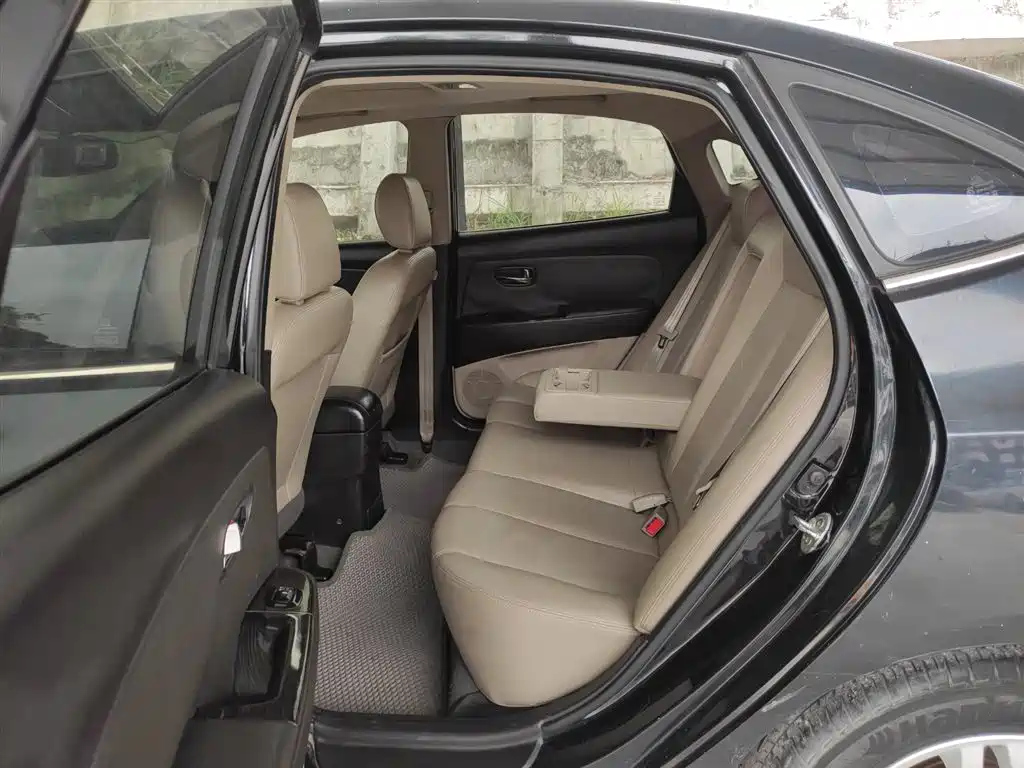 HYUNDAI CELESTA 2012